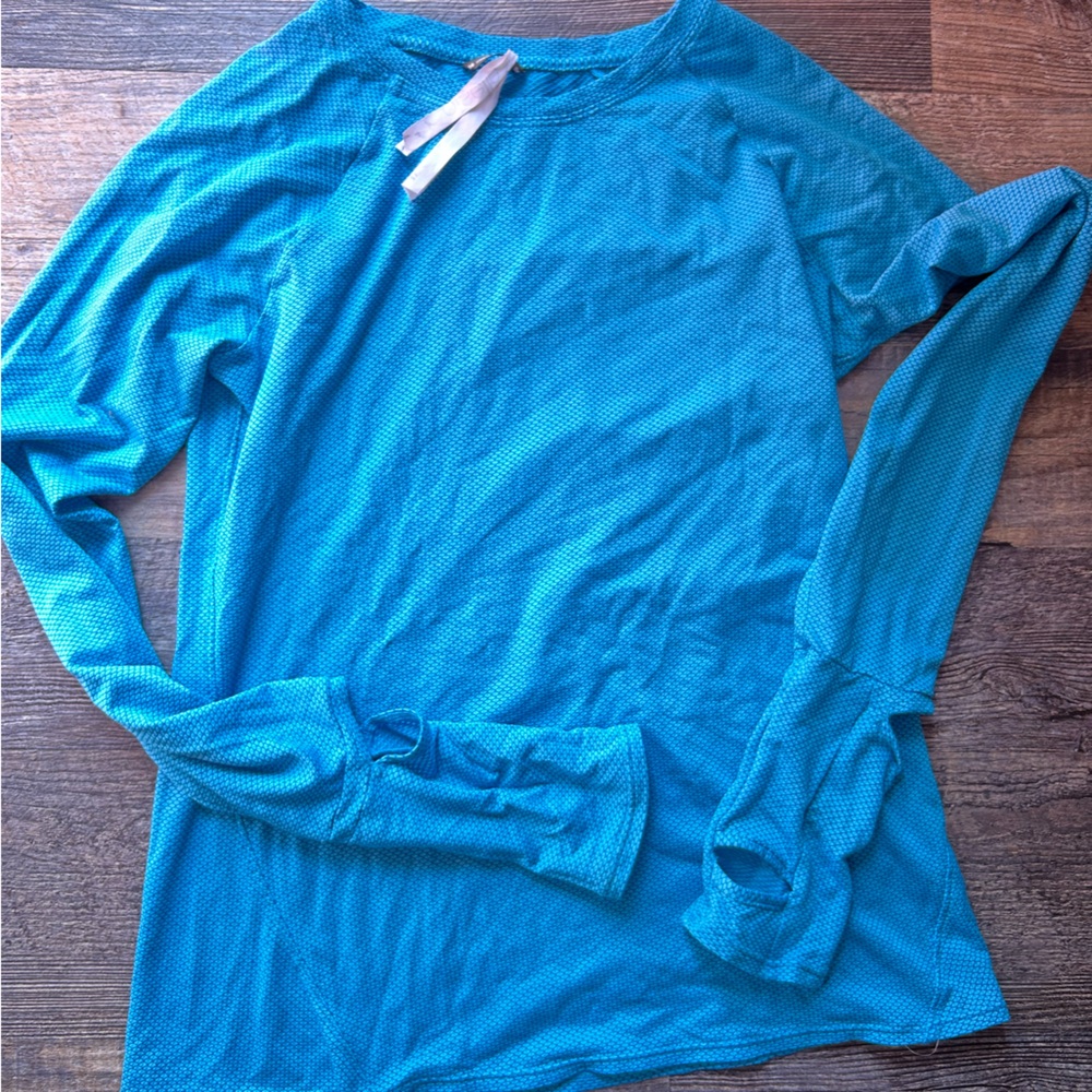 Oiselle flyout  Long Sleeve Top